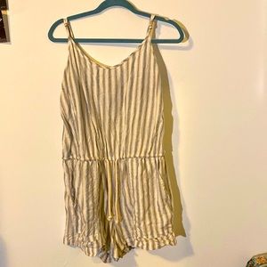 Lou&Grey Romper with pockets! Size M